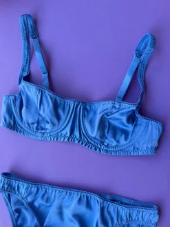 Araks: Gita Silk Underwire Bra - Bluet