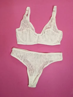 Araks: Waverly Underwire Bra - 32D, Last One!