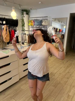 Azaleas: Rechargeable Hand Fan