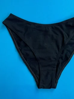 Calomel: Saya Brief - Black