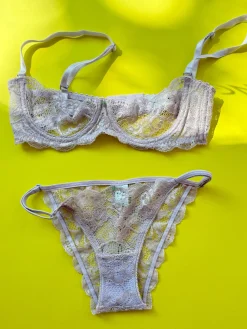 Clo: Fortuna Abierto Half Cup Bra - Lavender Fog
