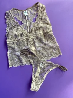 Clo: Fortuna Lace Adjustable String Thong - White Storm