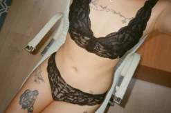 Clo: Fortuna Lace Bralette with Wide Straps Bra - Black