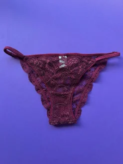 Clo: Fortuna Lace String Bikini - Crushed Berry