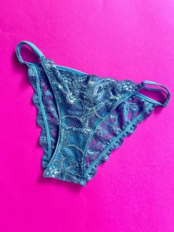 Clo: Fortuna Lace String Bikini - Cendre Blue