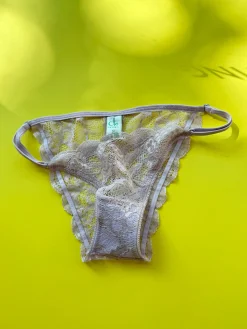 Clo: Fortuna Lace String Bikini - Lavender Fog