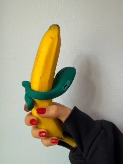 Dame: Hug Vibrating Ring