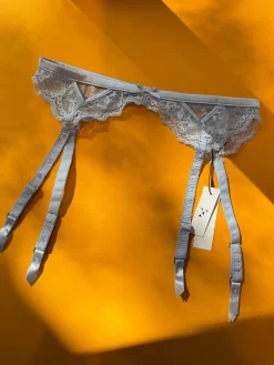 Fleur du Mal: Bianca Lace Garter - Forget Me Not
