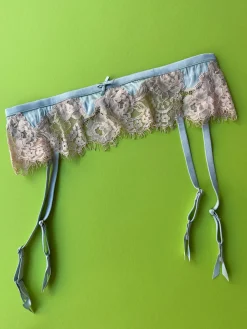 Fleur du Mal: Juliet Lace Garter Belt - Frosted Mint