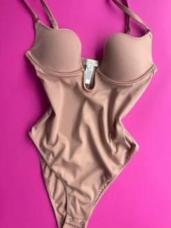 Fleur du Mal: Le Stretch Micro Seduce U Plunge Bodysuit - Tan