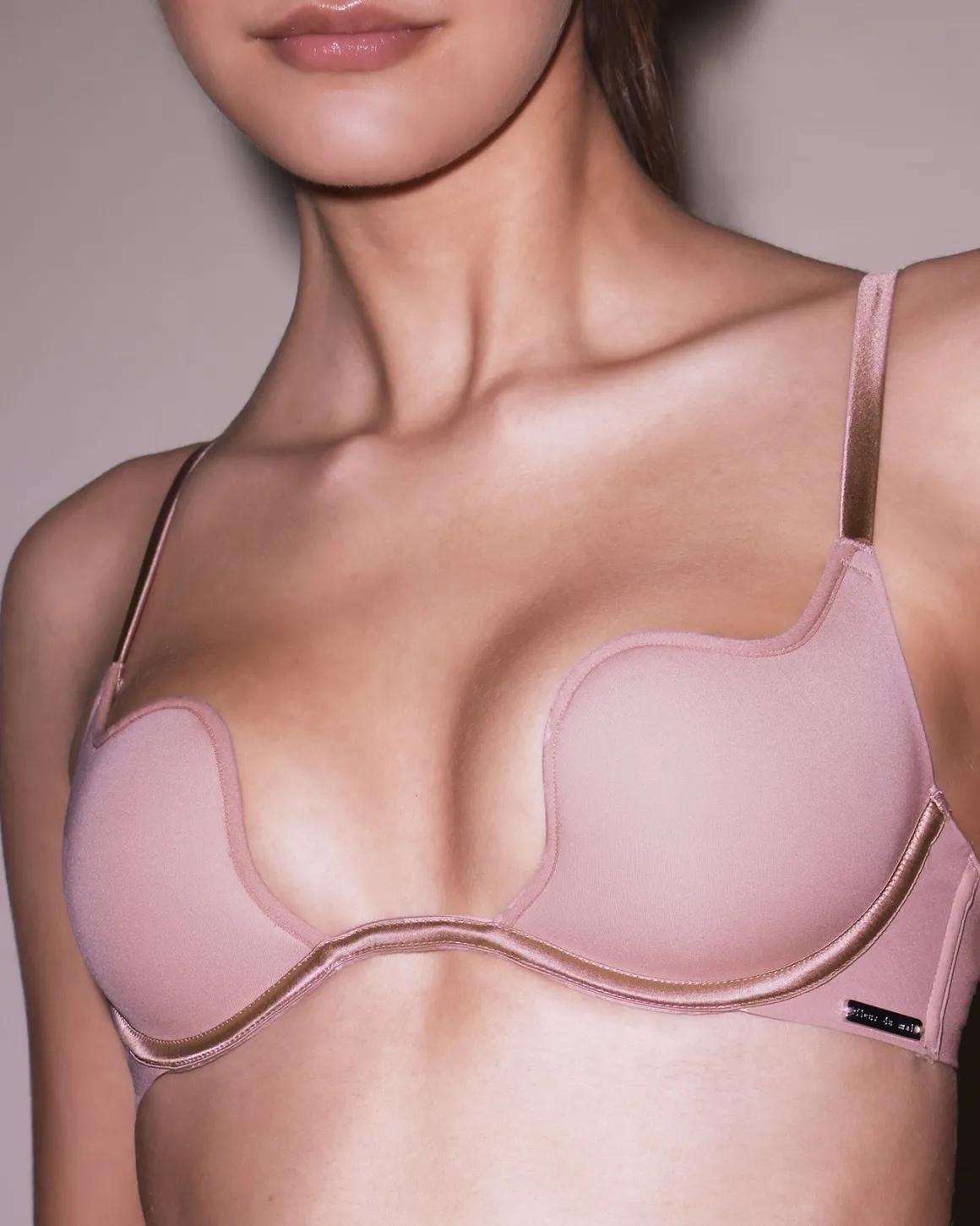 Fleur du Mal: Le Stretch Micro Seduce U Plunge Bra - Tan