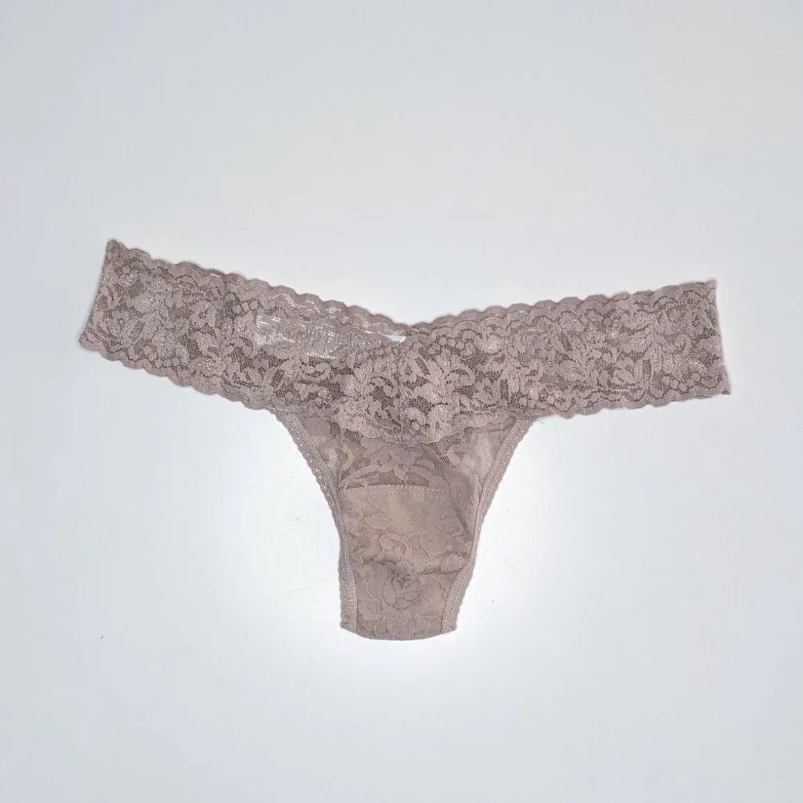 Hanky Panky: Lace Low Rise Thong - Basics
