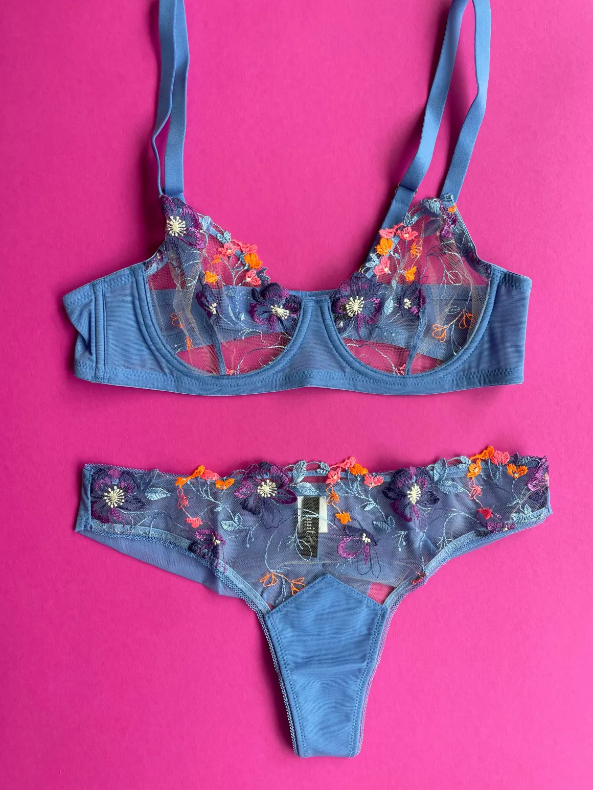 Huit: La Vie Est Belle Underwire Bra - Multi