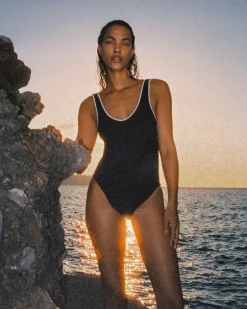 Hunza G: Faye Sporty Plunge One Piece - Black/White