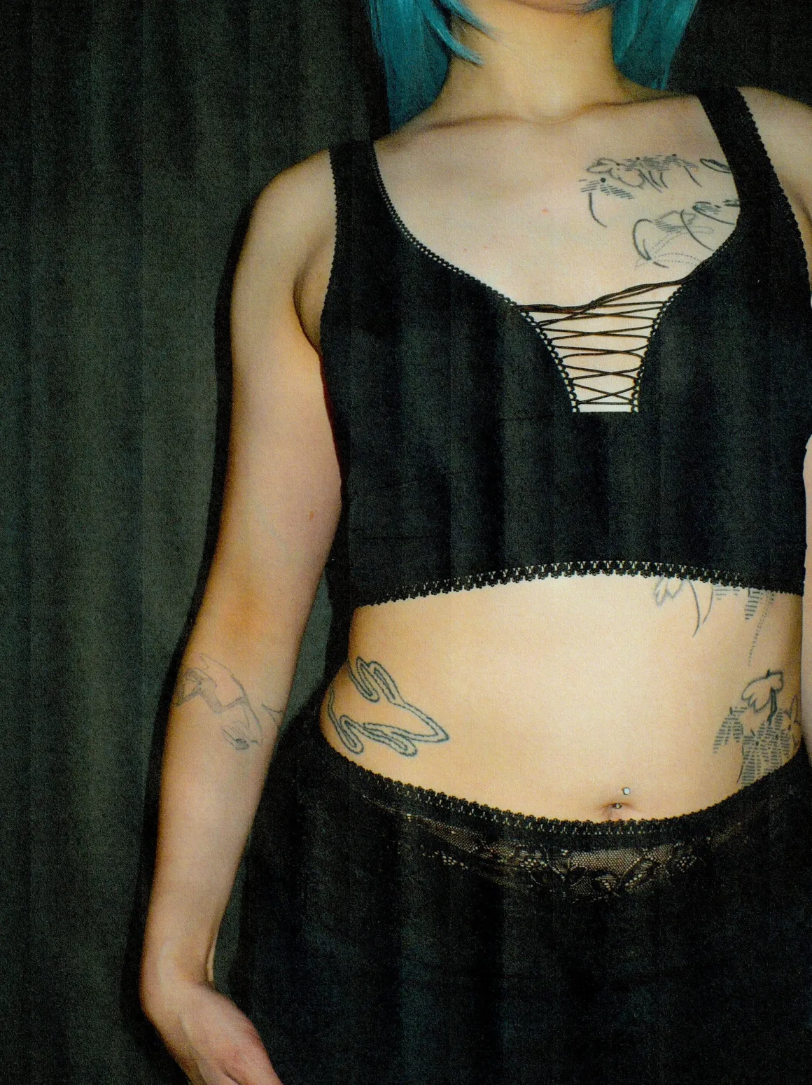 Kayleigh Peddie: Robbi Crop Lace Up Bra - Micro Black