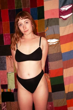 Kye Intimates: Recline Bamboo Pullover Bra - Black