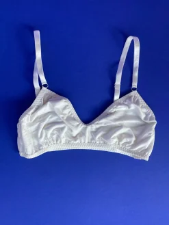 Kye Intimates: Recline Bamboo Pullover Bra - Natural