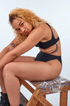 La Fille d'O: Way I Walk Bikini Bottom - Black