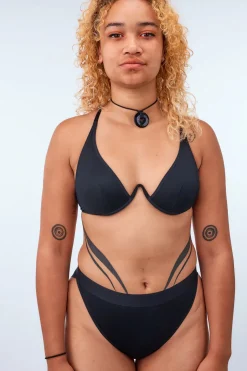 La Fille d'O: Way I Walk Bikini Bottom - Black