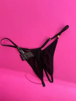 Marika Vera: Lily Rose Ouvert T-String - Black