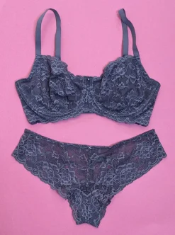 Montelle: Flirt Demi Lace Bra - 32F, Last One!