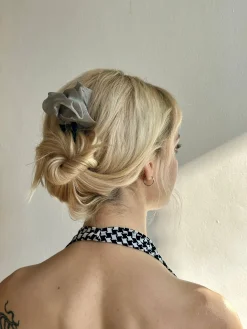 Room Shop: Rose Hair Pin - Red