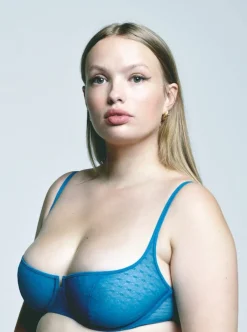 Yasmine Eslami: Joanne Demi Bra - 36A