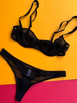 Yasmine Eslami: Joanne Thong - Ink