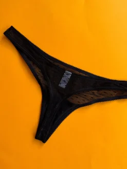 Yasmine Eslami: Joanne Thong - Ink