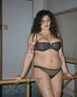 Yasmine Eslami: Rebecca Thong - Starry Night